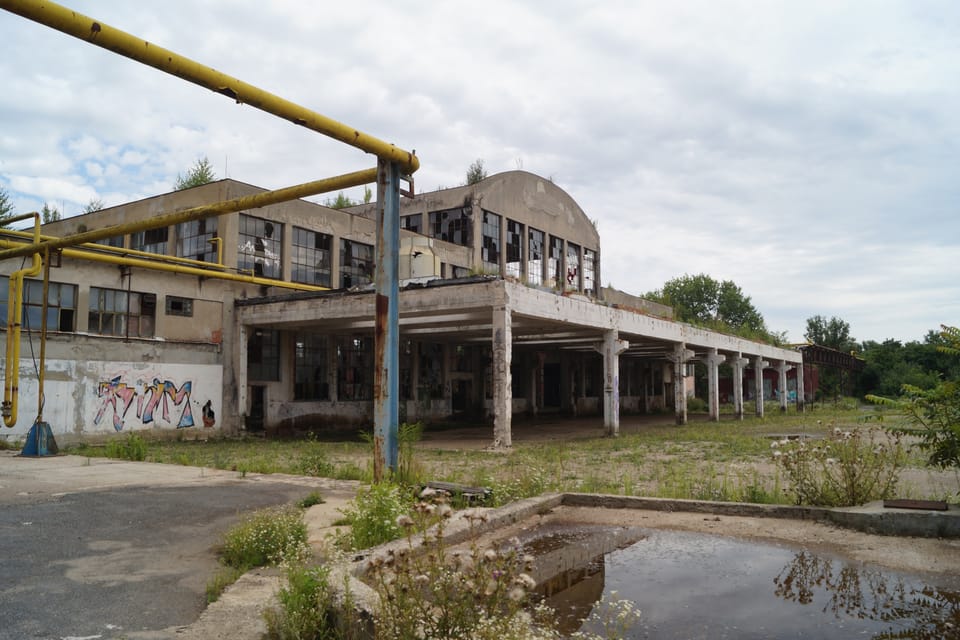 Montagehalle des ehemaligen Maschinenbauunternehmens Praga | Foto: Radio Prague International Montagehalle des ehemaligen Maschinenbauunternehmens Praga | Foto: Radio Prague International