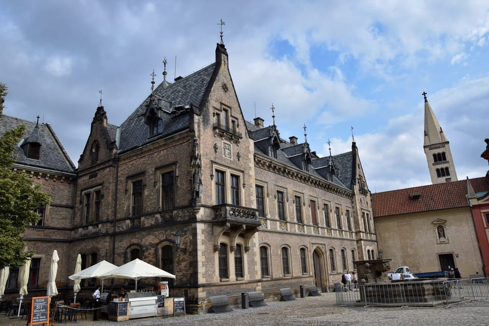 Sankt-Wenzels-Statue an der Neuen Probstei auf dem Hradschin | Foto: Barbora Němcová,  Radio Prague International