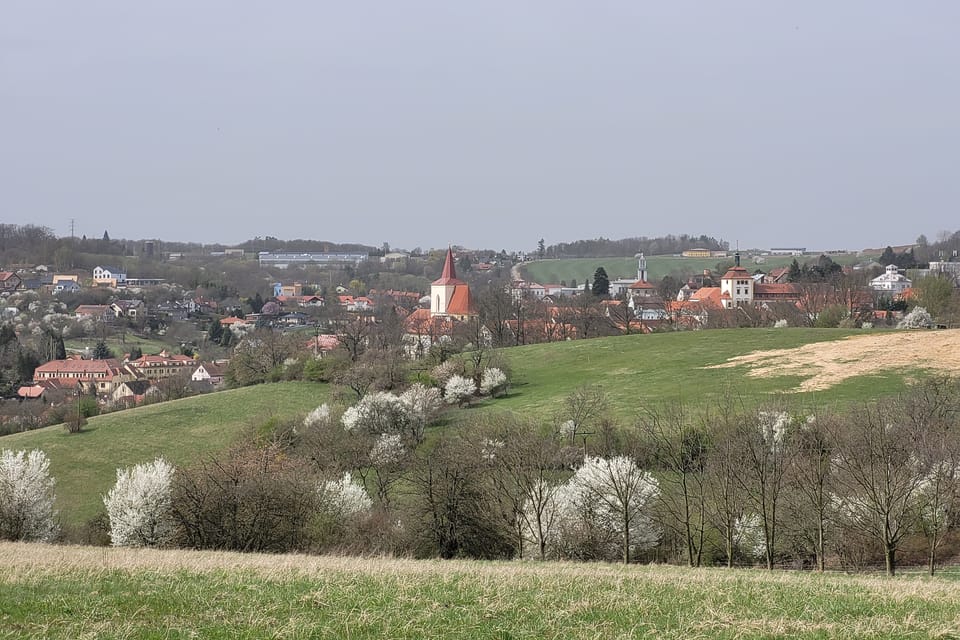 Blick auf Jílové u Prahy von Süden | Foto: Hana Slavická, Radio Prague International Blick auf Jílové u Prahy von Süden | Foto: Hana Slavická, Radio Prague International