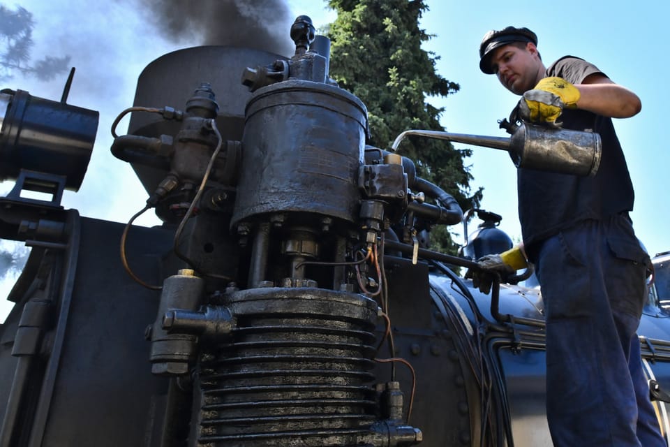 Der Kompressor in Osoblaha wurde geschmiert,  und nun geht es zurück nach Třemešná | Foto: Břetislav Tureček,  Radio Prague International