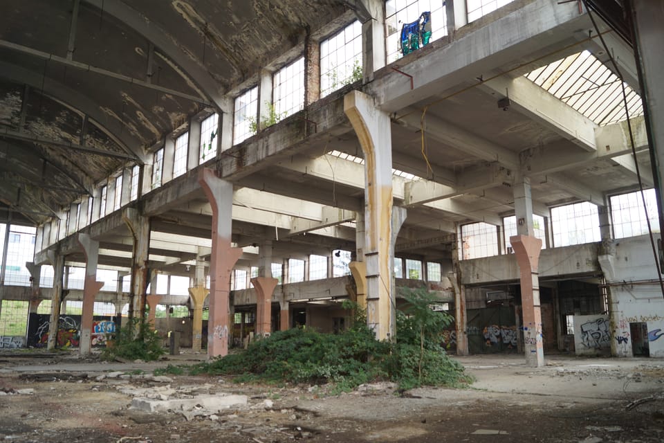 Montagehalle des ehemaligen Maschinenbauunternehmens Praga | Foto: Radio Prague International Montagehalle des ehemaligen Maschinenbauunternehmens Praga | Foto: Radio Prague International