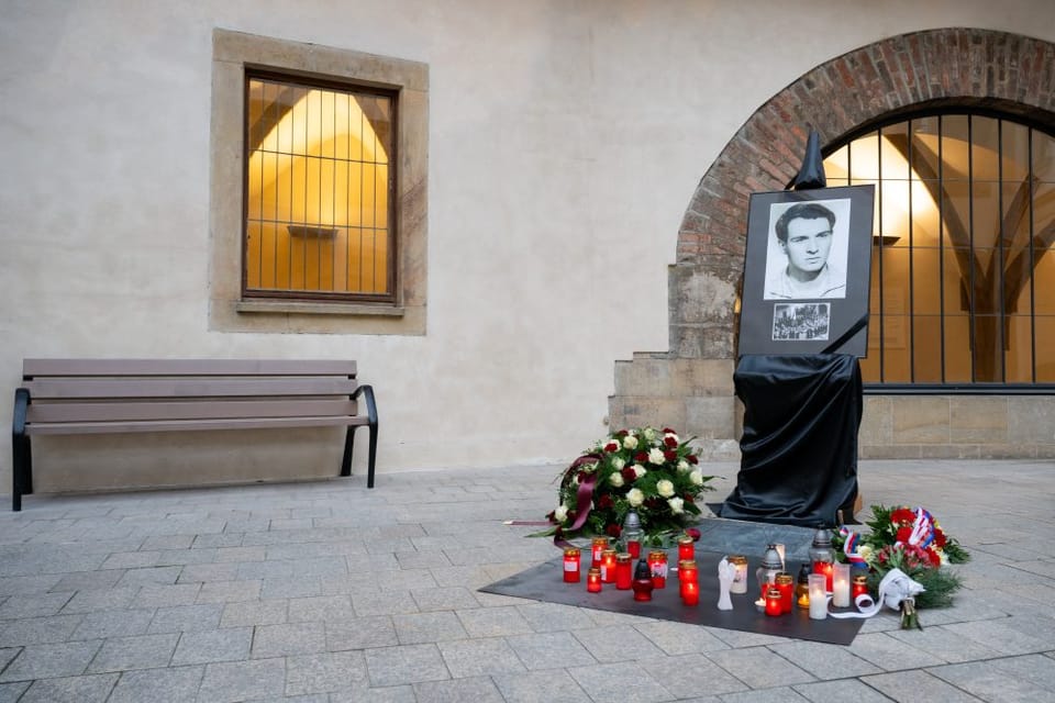 Pieta zum Jahrestag der Verbrennung von Jan Palach an der Philosophischen Fakultät der Karlsuniversität | Foto: Zuzana Jarolímková, iROZHLAS.cz Pieta zum Jahrestag der Verbrennung von Jan Palach an der Philosophischen Fakultät der Karlsuniversität | Foto: Zuzana Jarolímková, iROZHLAS.cz