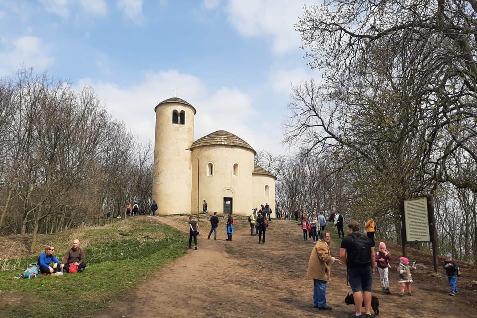 Georgsrotunde auf dem Gipfel | Foto: Lenka Žižková,  Radio Prague International