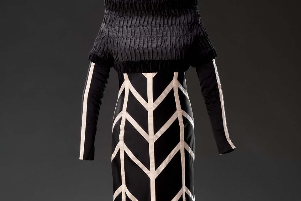 "Ribs"-Kleid, 2013 | Foto: Uměleckoprůmyslové muzeum "Ribs"-Kleid, 2013 | Foto: Uměleckoprůmyslové muzeum