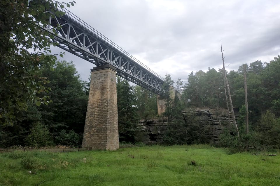 Eisenbahnbrücke in Zahrádky (Foto: Bohumil Šimčík) Eisenbahnbrücke in Zahrádky (Foto: Bohumil Šimčík)