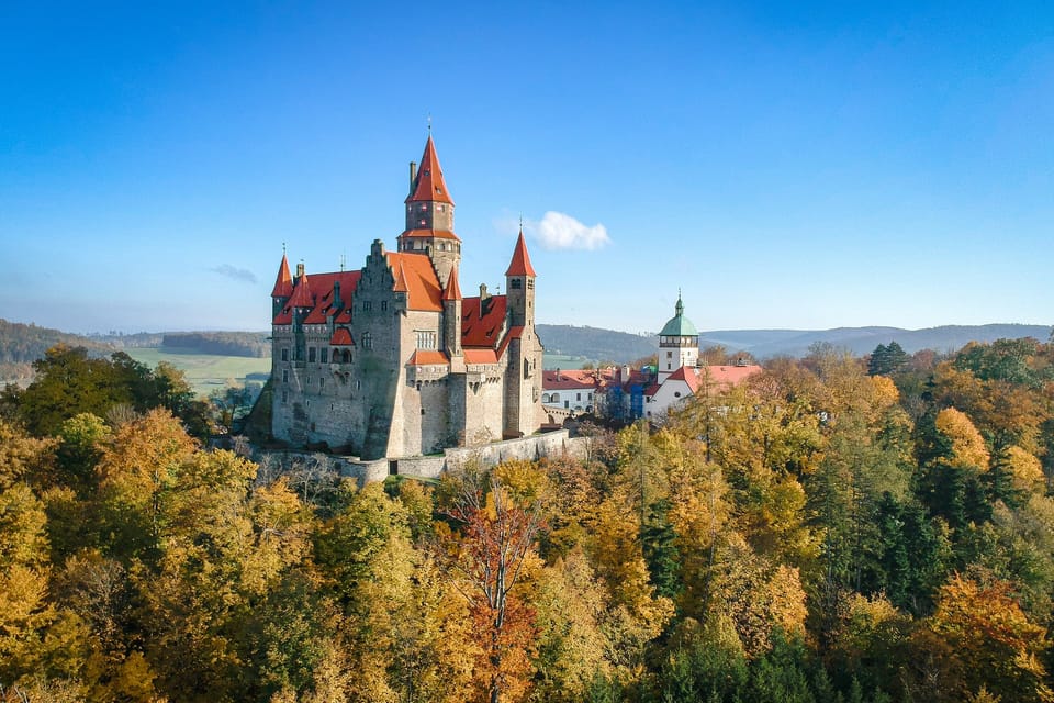 Burg Bouzov | Foto: Tomáš Zrnka, Pixabay, Pixabay License Burg Bouzov | Foto: Tomáš Zrnka, Pixabay, Pixabay License