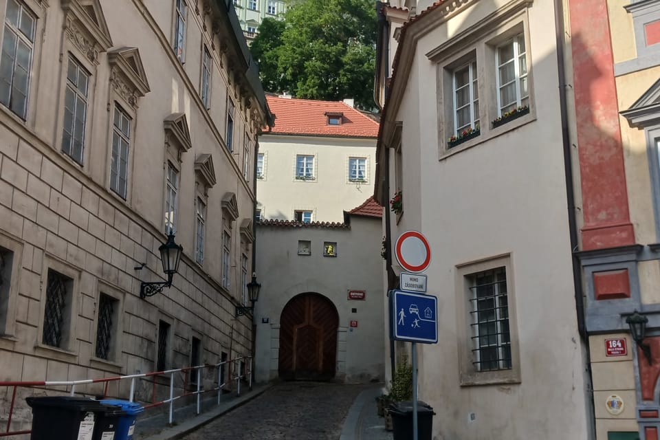 Malerische Sněmovní-Straße in der Burgvorstadt | Foto: Lenka Žižková, Radio Prague International Malerische Sněmovní-Straße in der Burgvorstadt | Foto: Lenka Žižková, Radio Prague International