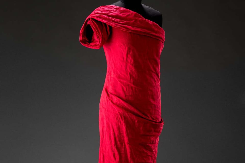 "Memory"-Kleid, 2011 | Foto: Uměleckoprůmyslové muzeum "Memory"-Kleid, 2011 | Foto: Uměleckoprůmyslové muzeum