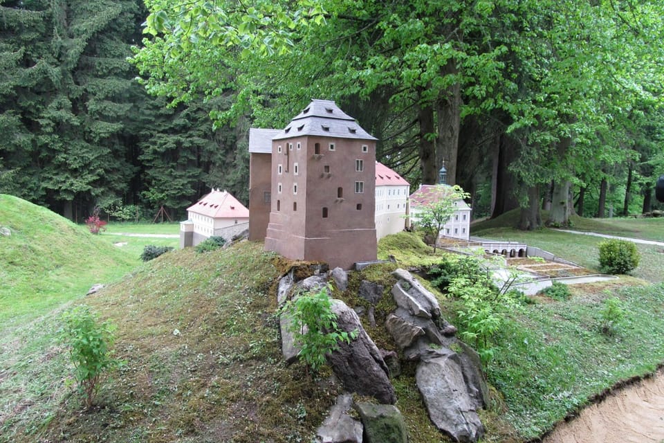 Miniaturmodell der Burg und des Schlosses Bečov im Gartenmuseum Boheminium | Foto: Pavla Sofilkaničová, Tschechischer Rundfunk Miniaturmodell der Burg und des Schlosses Bečov im Gartenmuseum Boheminium | Foto: Pavla Sofilkaničová, Tschechischer Rundfunk