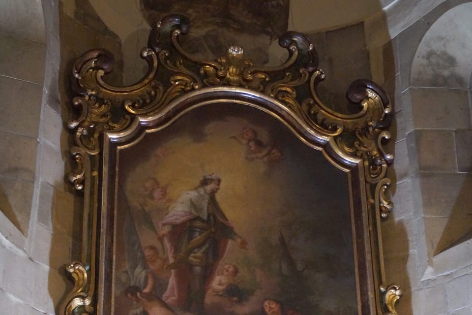 Kirche des Hl. Wenzel in Prag-Prosek: Das Altarbild erzählt die Legende von der Gründung der Kirche | Foto: Miloš Turek, Radio Prague International Kirche des Hl. Wenzel in Prag-Prosek: Das Altarbild erzählt die Legende von der Gründung der Kirche | Foto: Miloš Turek, Radio Prague International