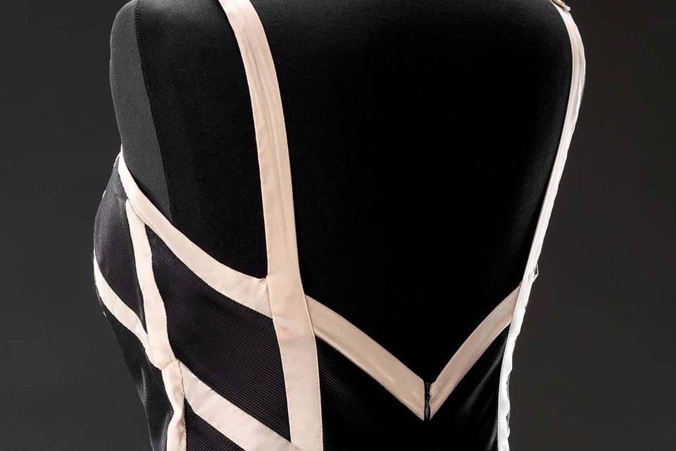 "Ribs"-Kleid,  2013 | Foto: Uměleckoprůmyslové muzeum
