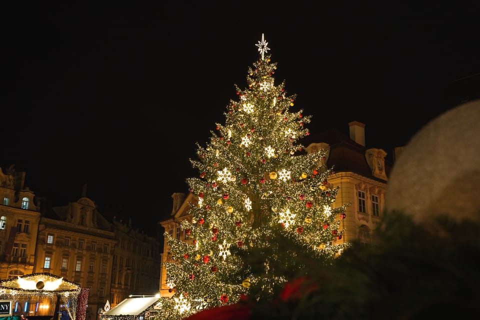 Weihnachtsbaum auf dem Altstädter Ring | Foto: Barbora Navrátilová, Radio Prague International Weihnachtsbaum auf dem Altstädter Ring | Foto: Barbora Navrátilová, Radio Prague International