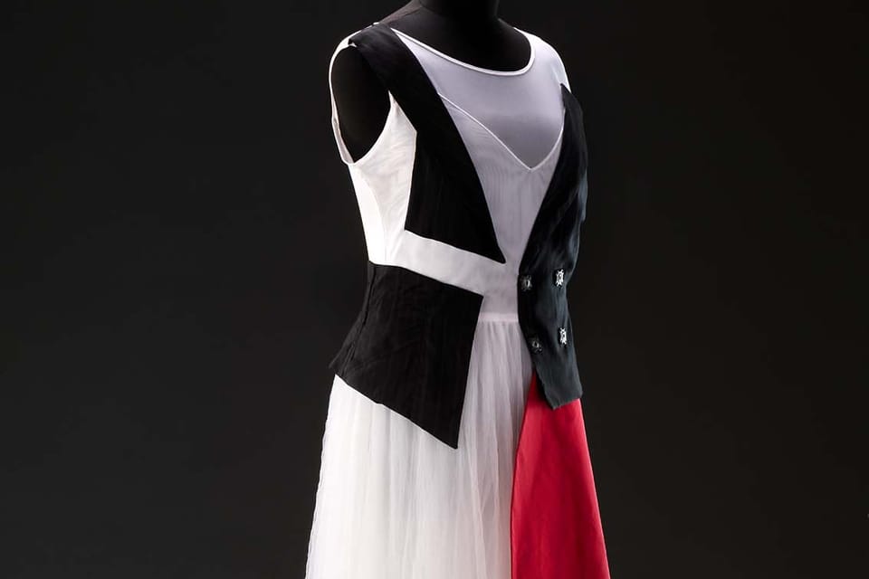 "Bertolt Brecht"-Kleid, 2022 | Foto: Uměleckoprůmyslové muzeum "Bertolt Brecht"-Kleid, 2022 | Foto: Uměleckoprůmyslové muzeum