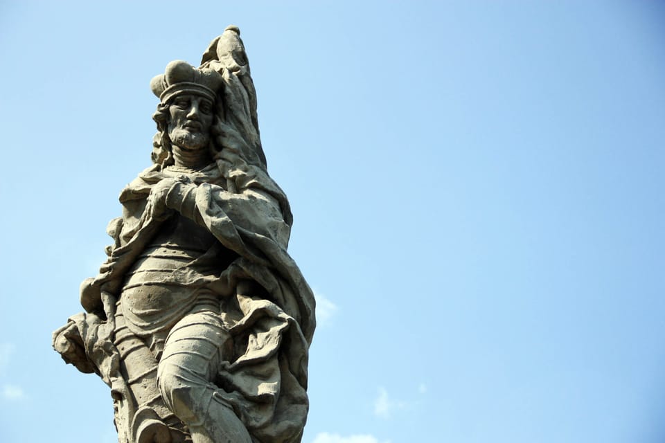 Die Statue des heiligen Wenzels von einem unbekannten Künstler in Třeboradice am Nordrand von Prag | Foto: Barbora Němcová, Radio Prague International Die Statue des heiligen Wenzels von einem unbekannten Künstler in Třeboradice am Nordrand von Prag | Foto: Barbora Němcová, Radio Prague International