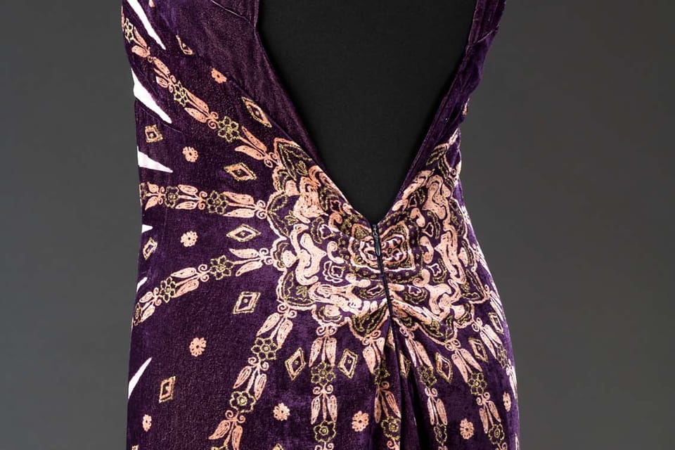 "Velvet pattern"-Kleid, 2009 | Foto: Uměleckoprůmyslové muzeum "Velvet pattern"-Kleid, 2009 | Foto: Uměleckoprůmyslové muzeum