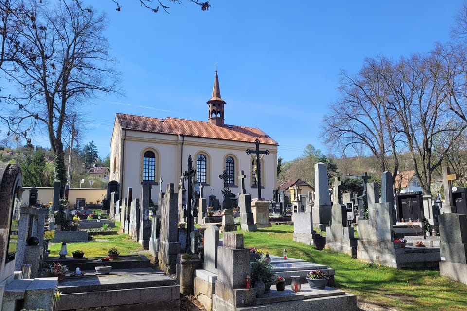 Kirche und Friedhof in Stradonice | Foto: Hana Slavická, Radio Prague International Kirche und Friedhof in Stradonice | Foto: Hana Slavická, Radio Prague International