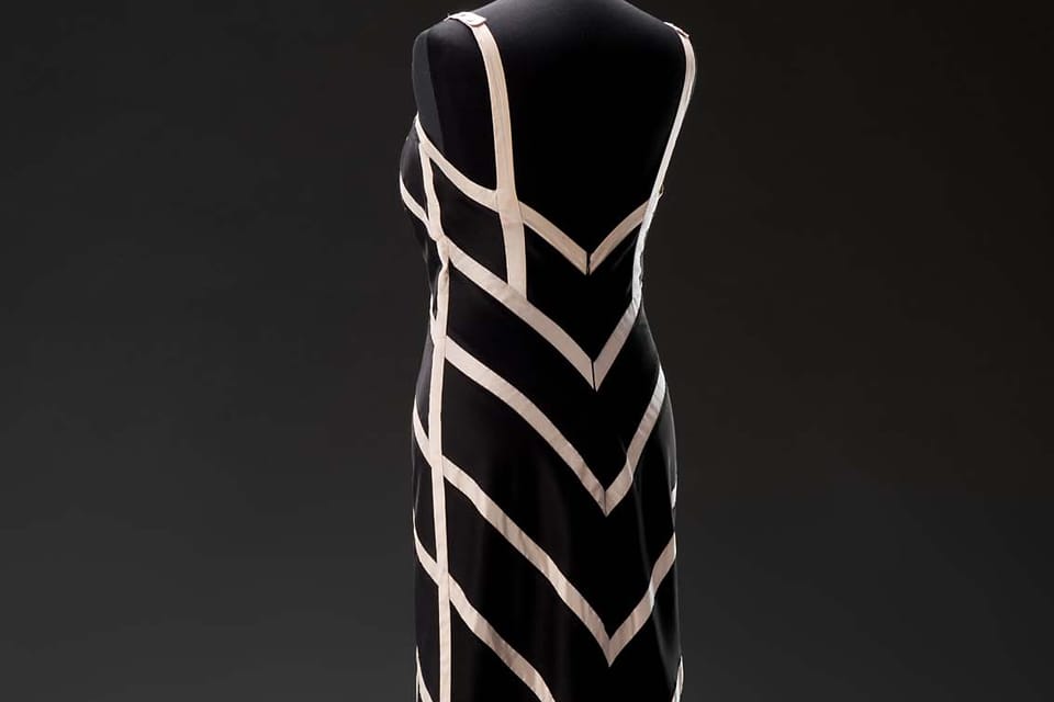 "Ribs"-Kleid, 2013 | Foto: Uměleckoprůmyslové muzeum "Ribs"-Kleid, 2013 | Foto: Uměleckoprůmyslové muzeum