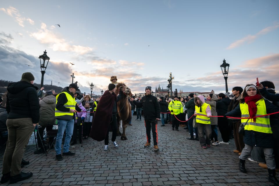 Umzug auf der Karlsbrücke | Foto: Zuzana Jarolímková, iROZHLAS.cz Umzug auf der Karlsbrücke | Foto: Zuzana Jarolímková, iROZHLAS.cz