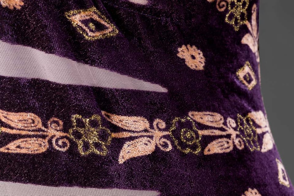 "Velvet pattern"-Kleid, 2009 | Foto: Uměleckoprůmyslové muzeum "Velvet pattern"-Kleid, 2009 | Foto: Uměleckoprůmyslové muzeum