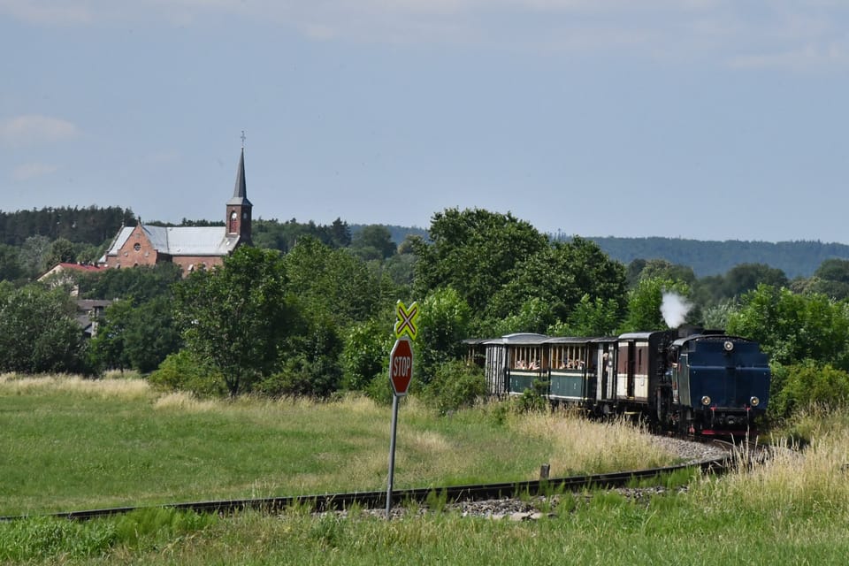 Der Dampfzug fährt von Liptaň weiter nach Osoblaha | Foto: Břetislav Tureček,  Radio Prague International