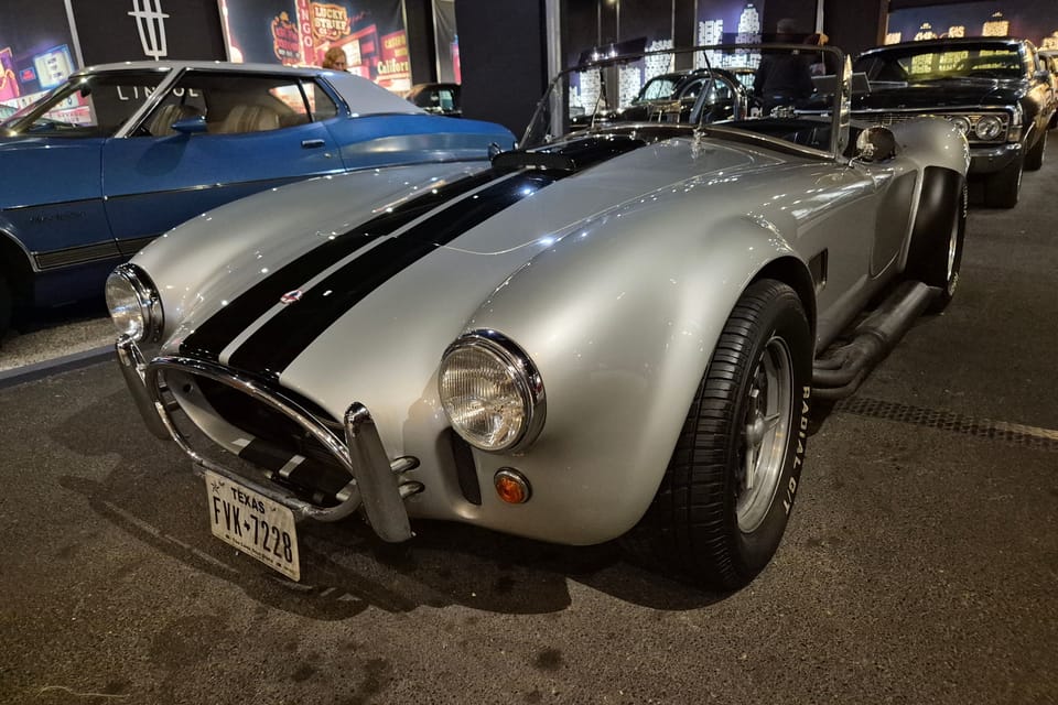 Cobra Roadster | Foto: Petr Lukeš, Radio Prague International Cobra Roadster | Foto: Petr Lukeš, Radio Prague International