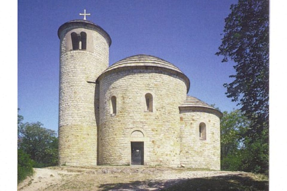 Rotunde St. Georg und St. Adalbert - Berg Říp  (Foto: CzechTourism)