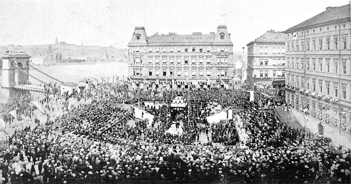 Czech greeting “Nazdar” – closely related to national history