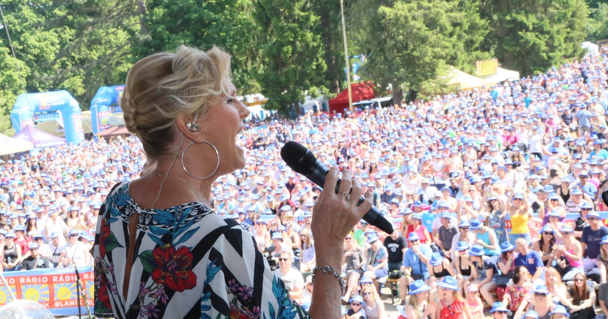 Schlagerstar Helena Vondráčková Singt Auf Deutsch | Radio Prague ...