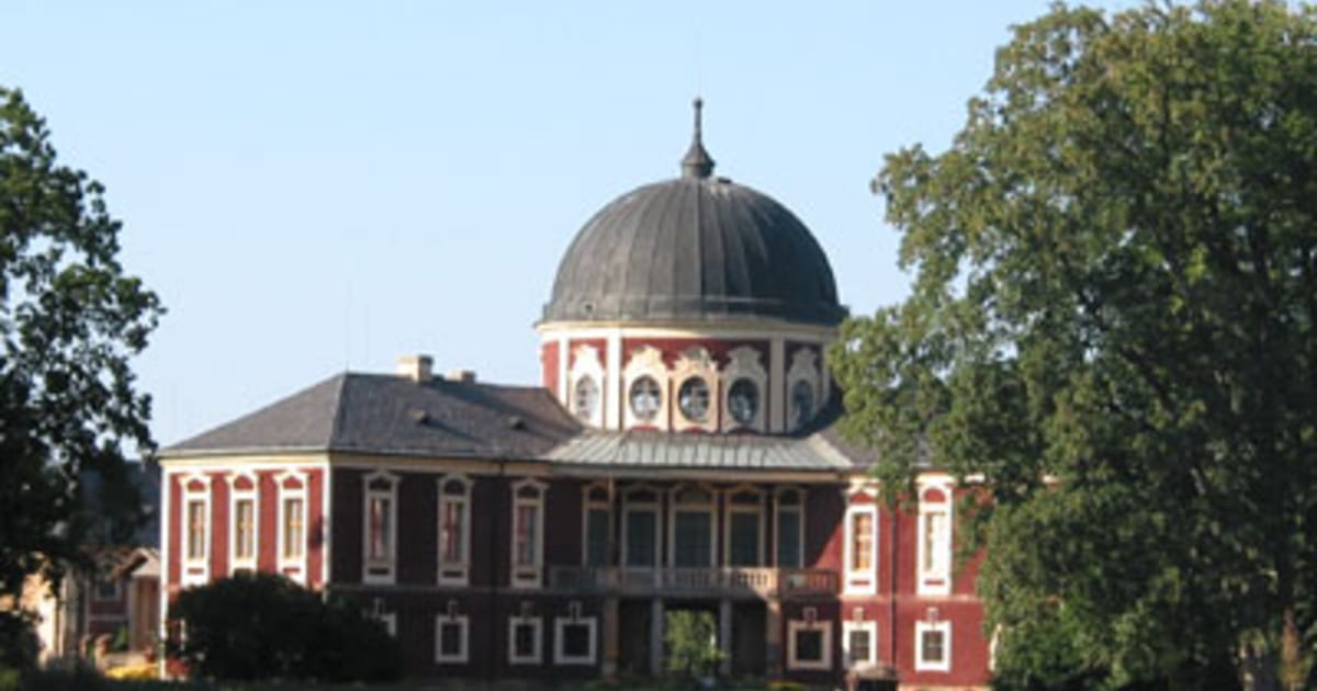 Besichtigung mit dem Fahrrad Schloss Veltrusy Radio