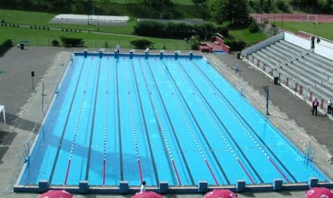 Geschichte nackt im schwimmbad Peinliche Situation